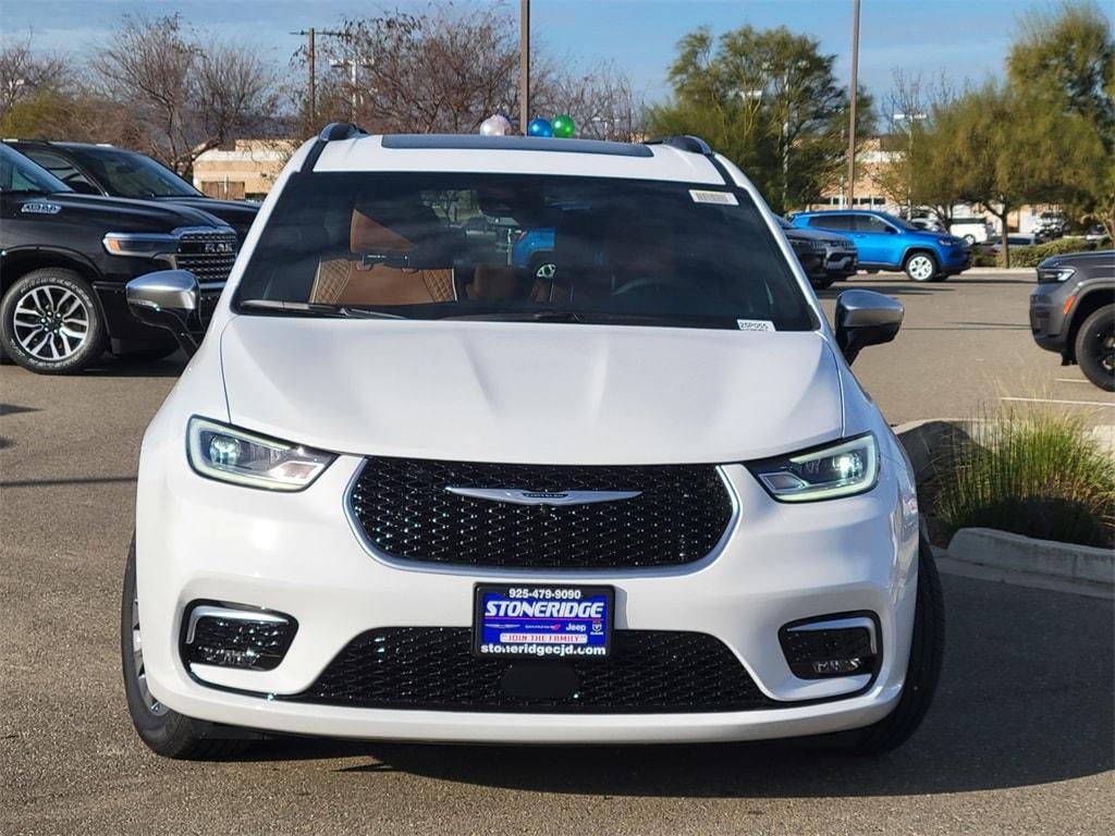 new 2025 Chrysler Pacifica Hybrid car, priced at $61,480