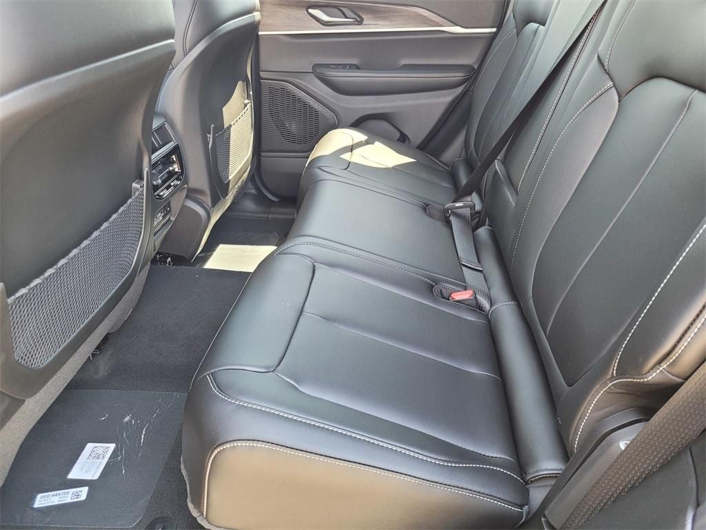 new 2025 Jeep Grand Cherokee car, priced at $51,215