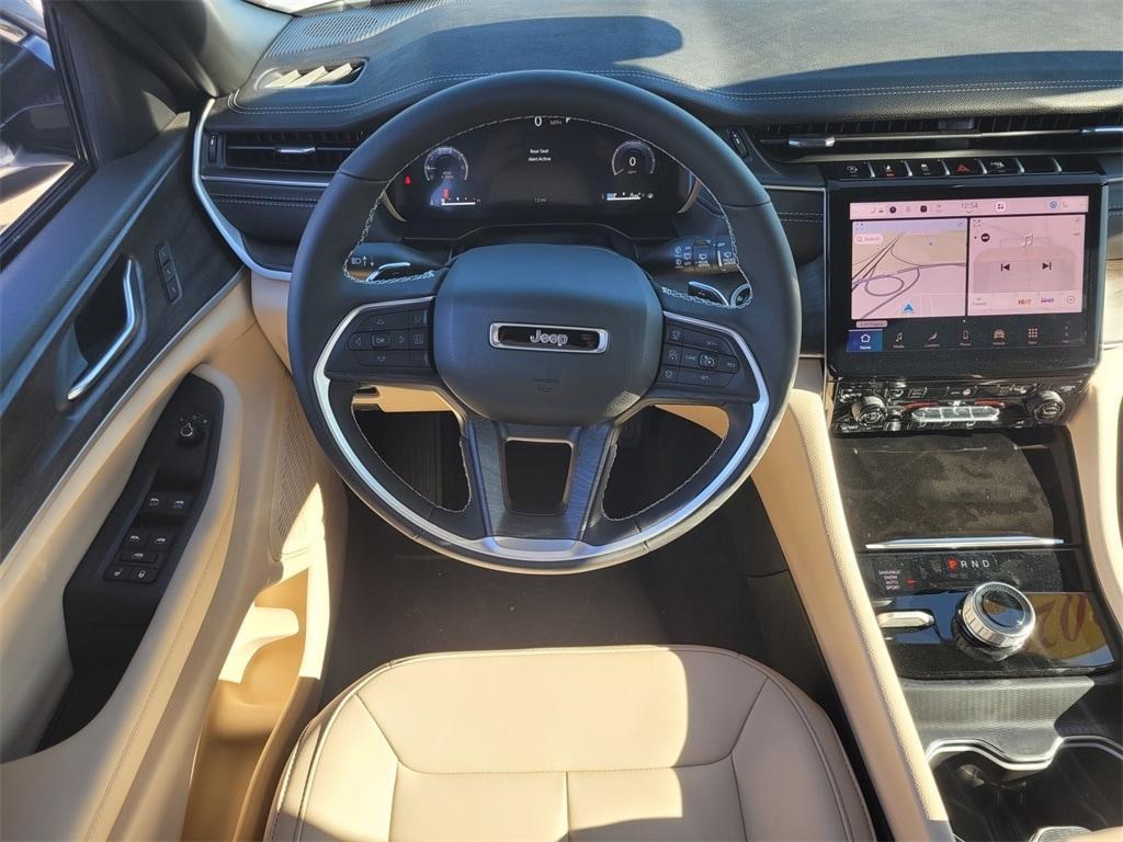 new 2025 Jeep Grand Cherokee car, priced at $47,895