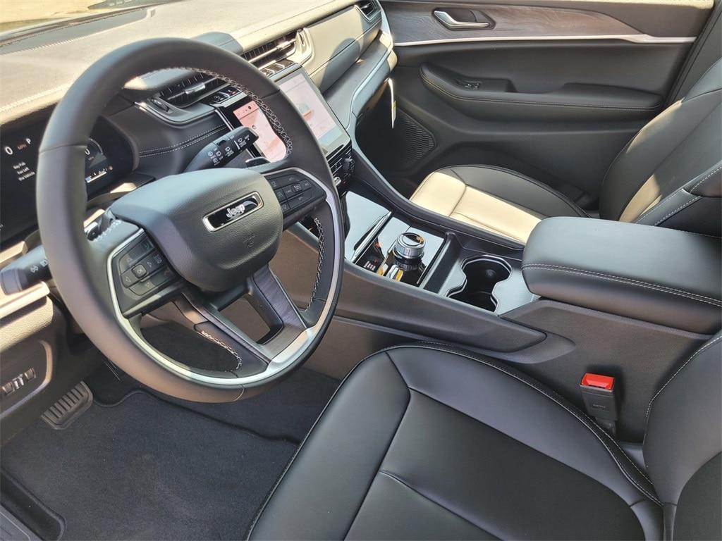 new 2025 Jeep Grand Cherokee car, priced at $51,215