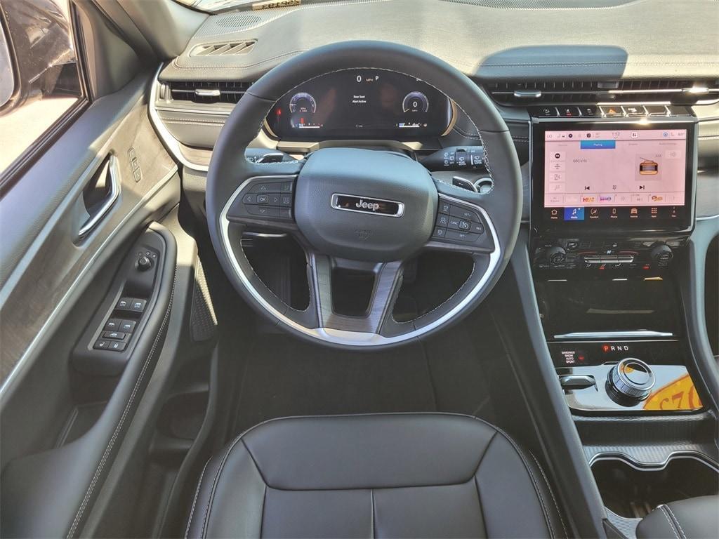 new 2025 Jeep Grand Cherokee car, priced at $51,215