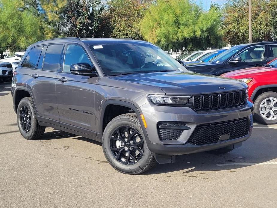 new 2025 Jeep Grand Cherokee car