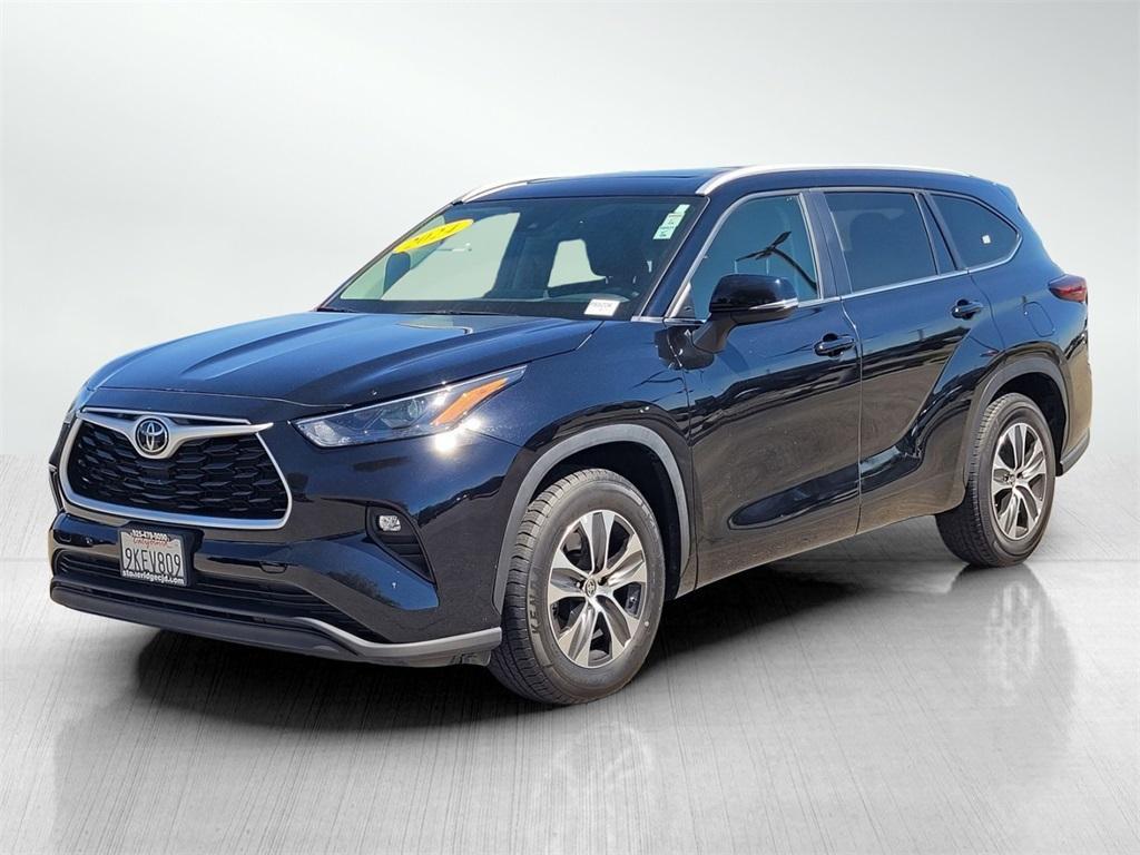 used 2024 Toyota Highlander car, priced at $39,955