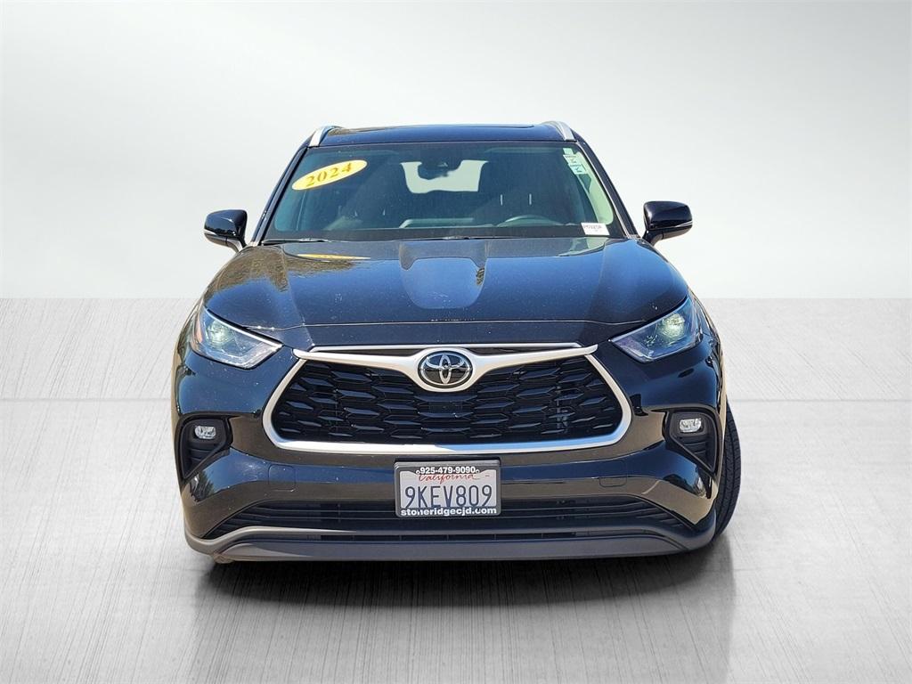 used 2024 Toyota Highlander car, priced at $39,955