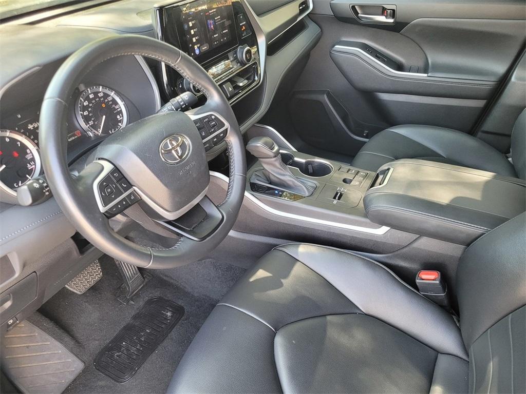 used 2024 Toyota Highlander car, priced at $39,955