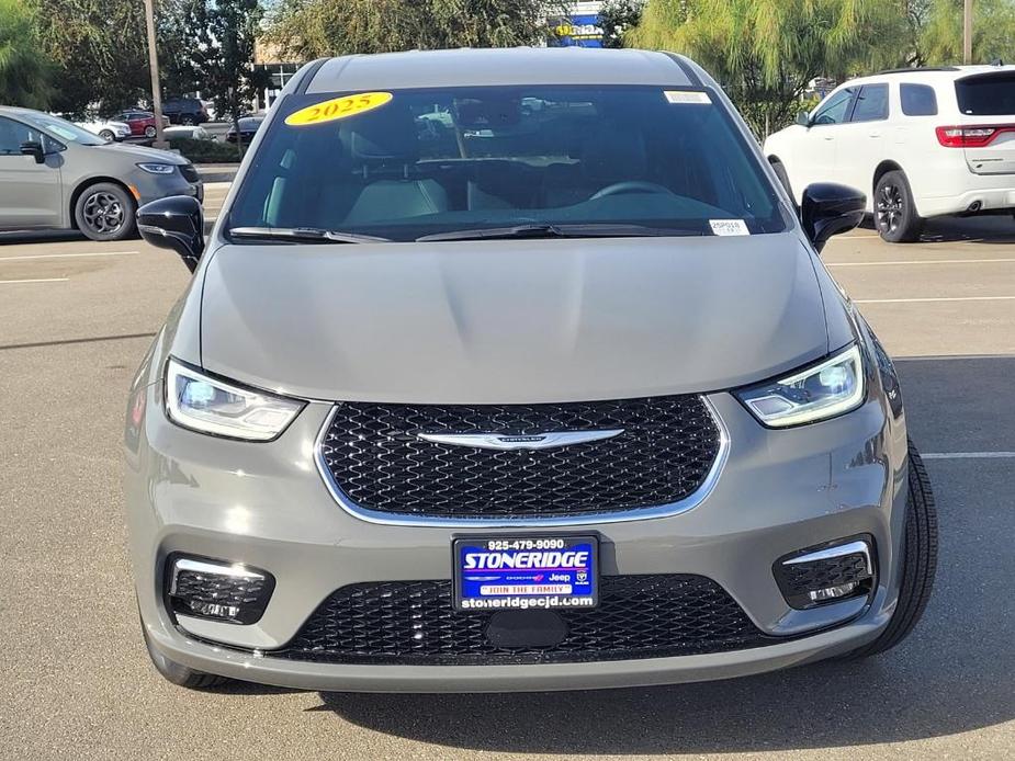 new 2025 Chrysler Pacifica car, priced at $43,995