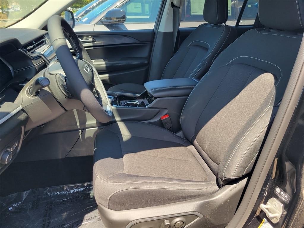 new 2023 Jeep Grand Cherokee car, priced at $40,788