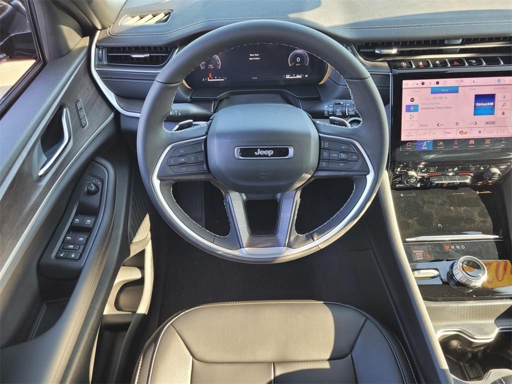 new 2025 Jeep Grand Cherokee car, priced at $53,730