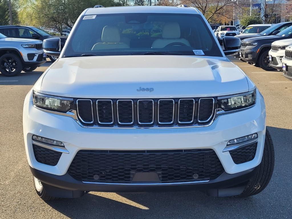 new 2025 Jeep Grand Cherokee car, priced at $46,899