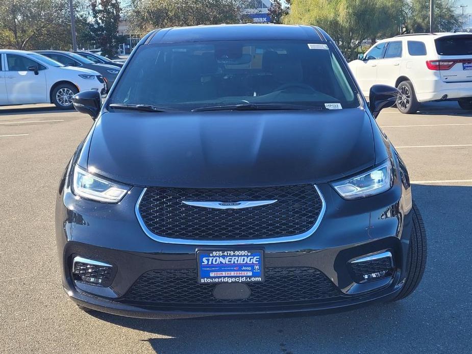 new 2025 Chrysler Pacifica car, priced at $43,499