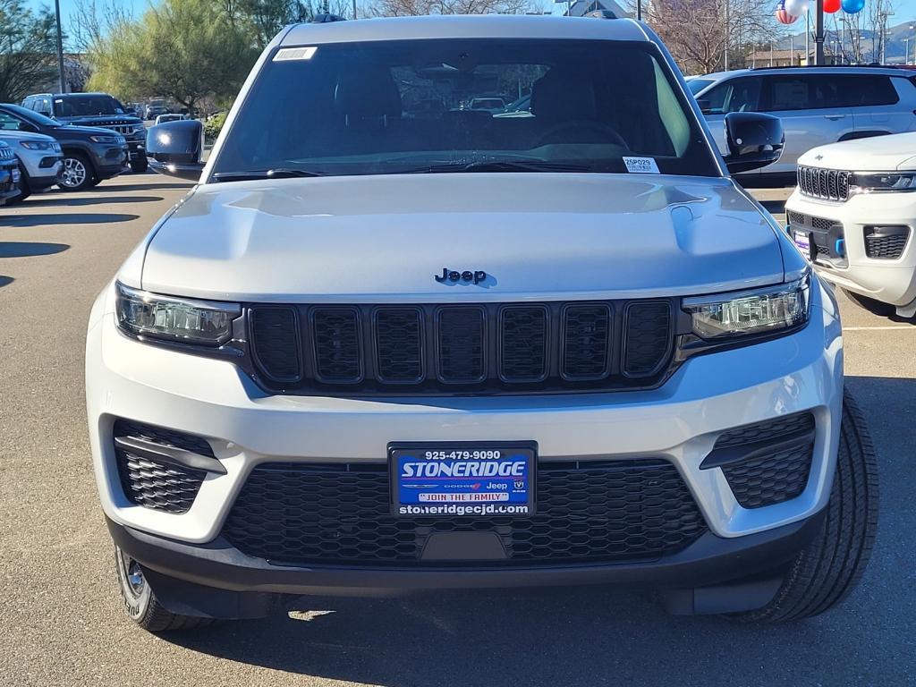 new 2025 Jeep Grand Cherokee car, priced at $41,899