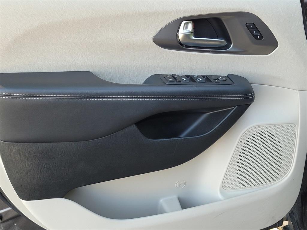 used 2023 Chrysler Pacifica car, priced at $23,499