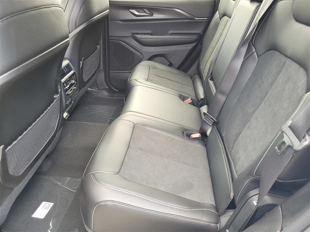 new 2025 Jeep Grand Cherokee car, priced at $48,275