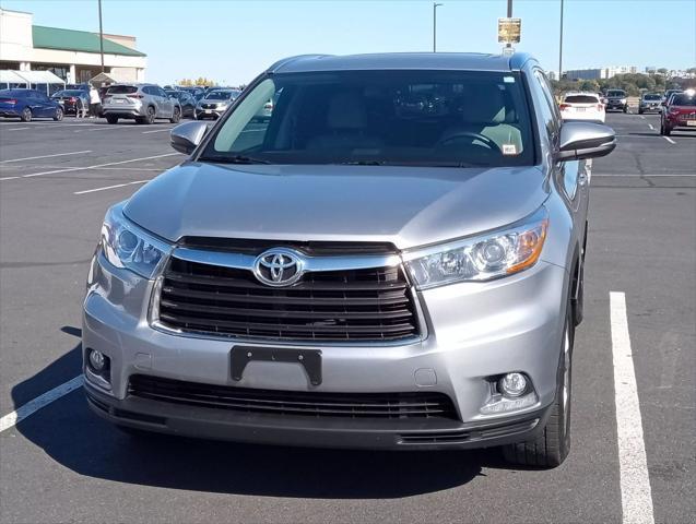 used 2015 Toyota Highlander car, priced at $14,995