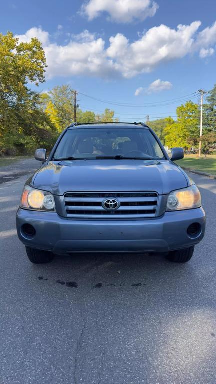 used 2003 Toyota Highlander car, priced at $7,495