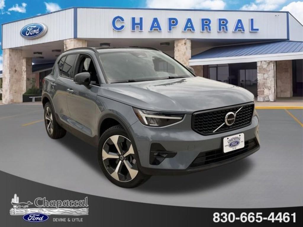 used 2023 Volvo XC40 car, priced at $32,550