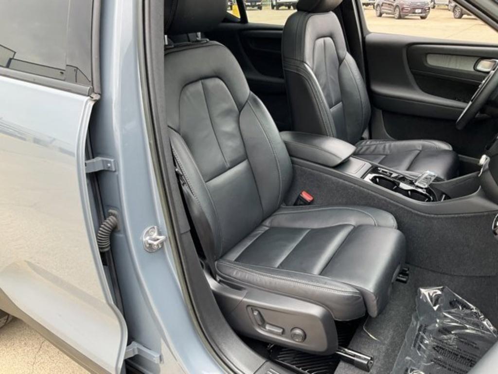 used 2023 Volvo XC40 car, priced at $32,550