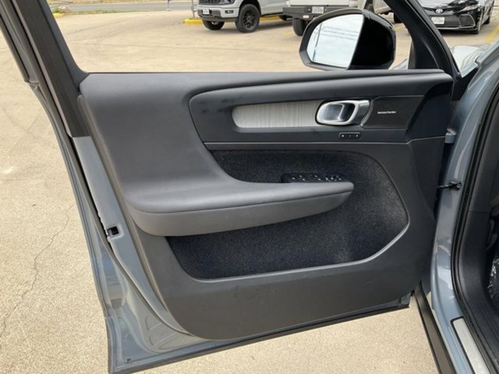 used 2023 Volvo XC40 car, priced at $32,550