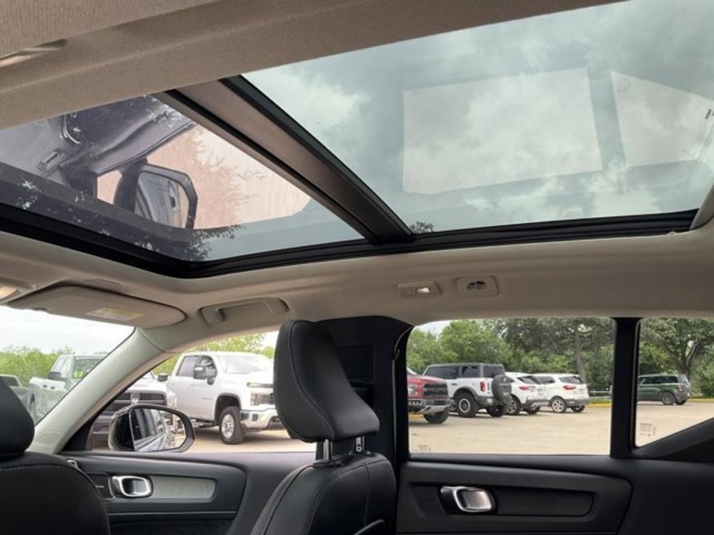 used 2023 Volvo XC40 car, priced at $32,550