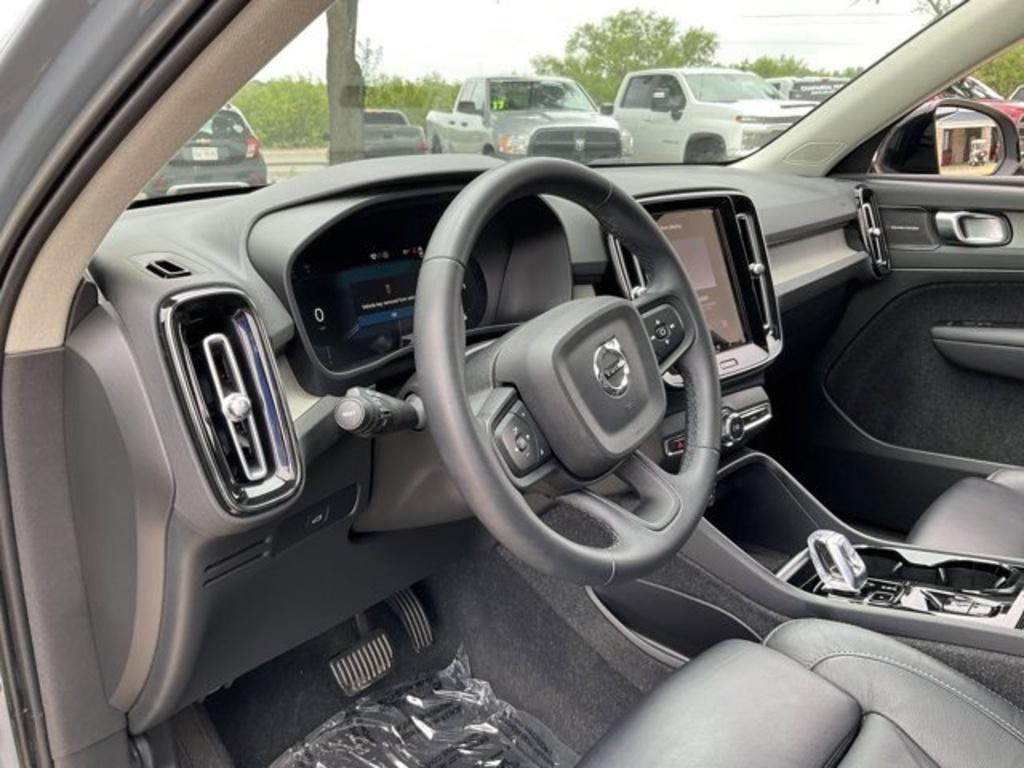 used 2023 Volvo XC40 car, priced at $32,550
