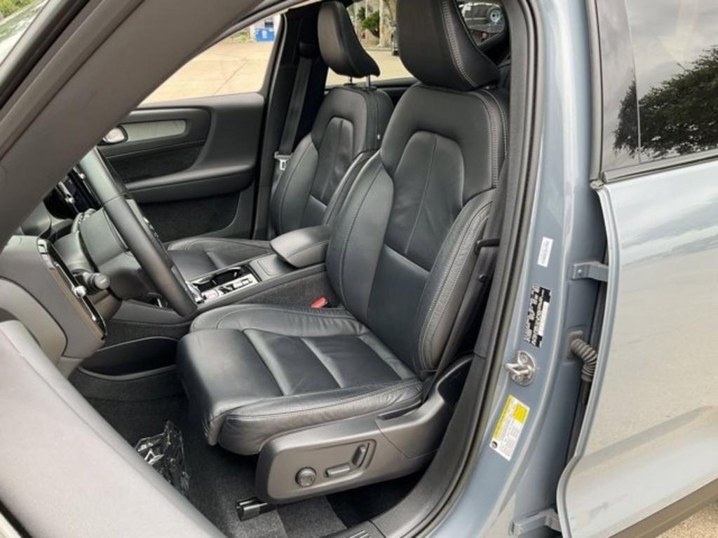 used 2023 Volvo XC40 car, priced at $32,550