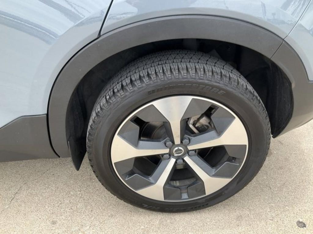 used 2023 Volvo XC40 car, priced at $32,550