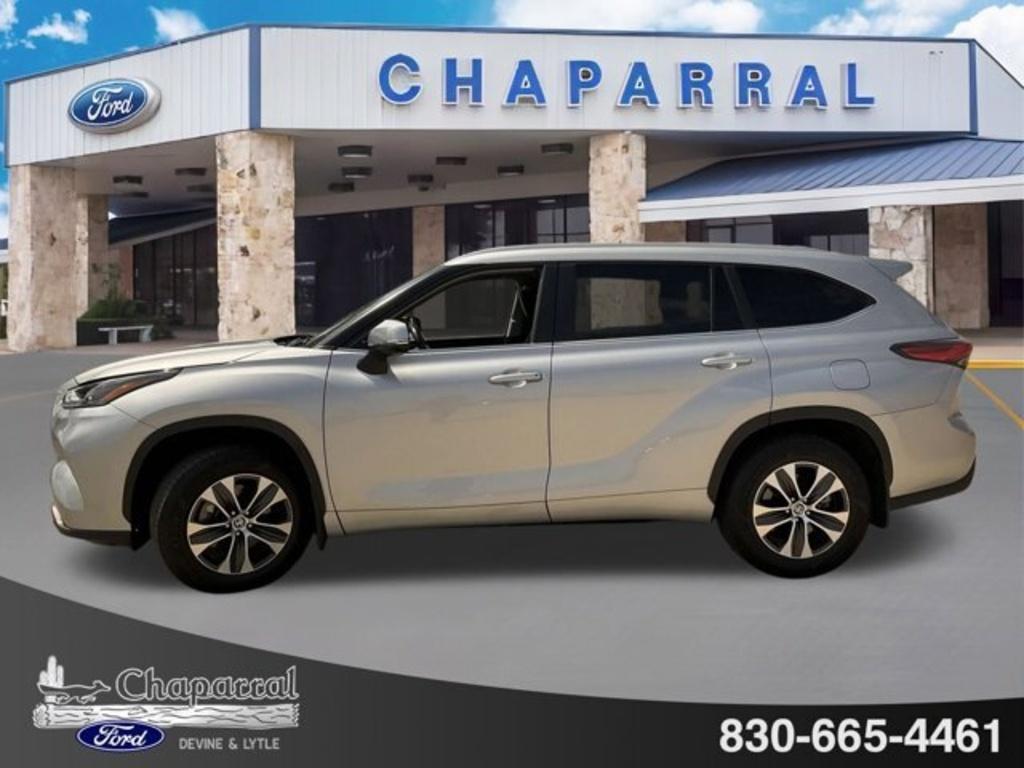 used 2023 Toyota Highlander car, priced at $34,325