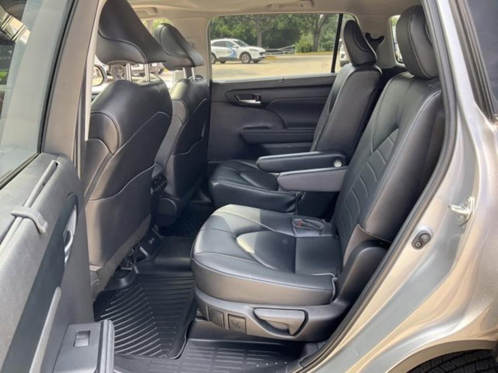 used 2023 Toyota Highlander car, priced at $34,325