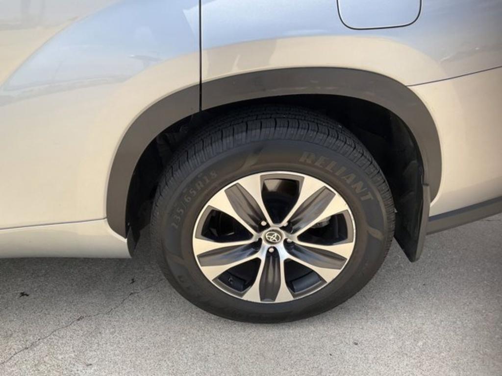 used 2023 Toyota Highlander car, priced at $34,325