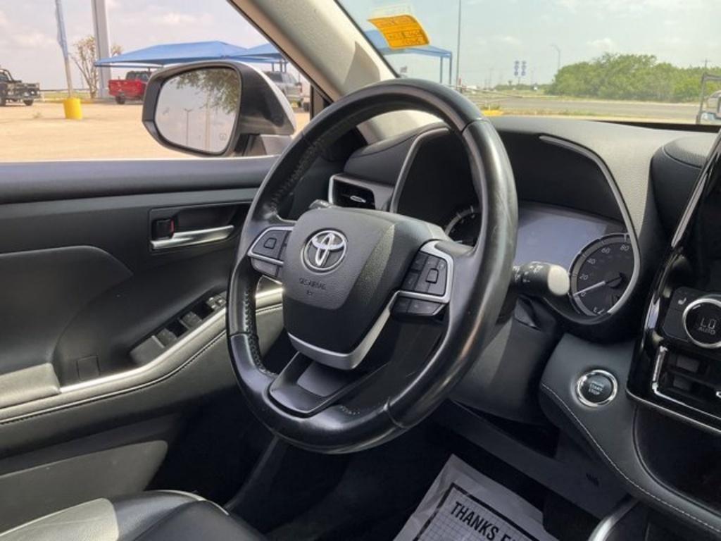 used 2023 Toyota Highlander car, priced at $34,325