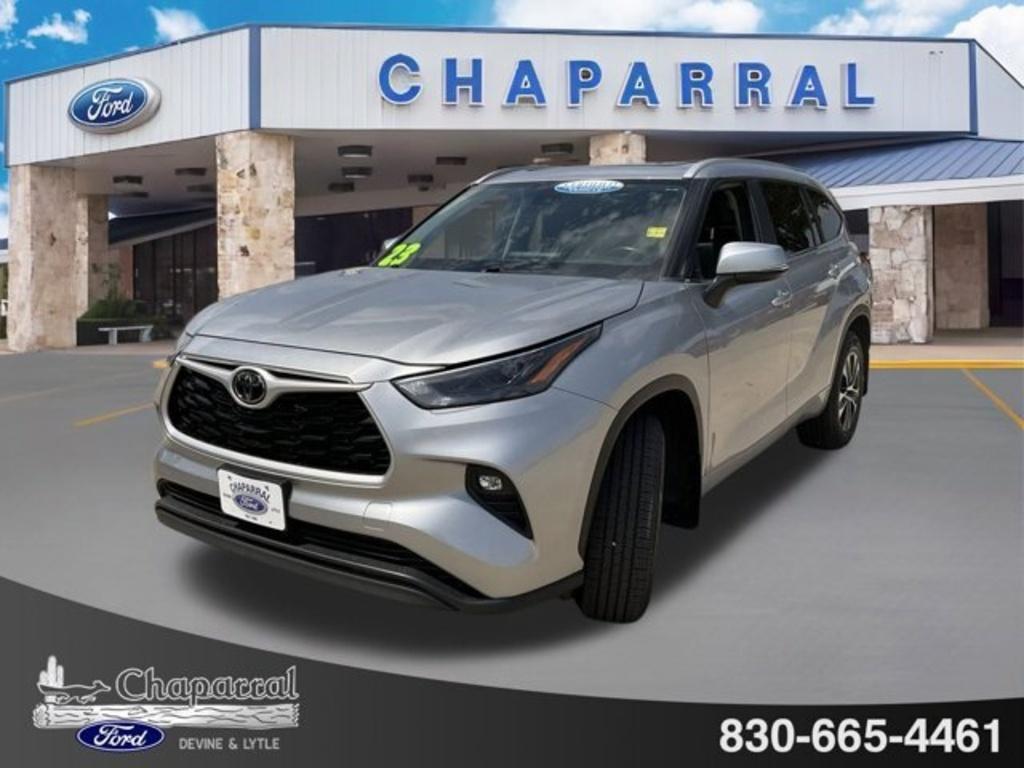 used 2023 Toyota Highlander car, priced at $34,325