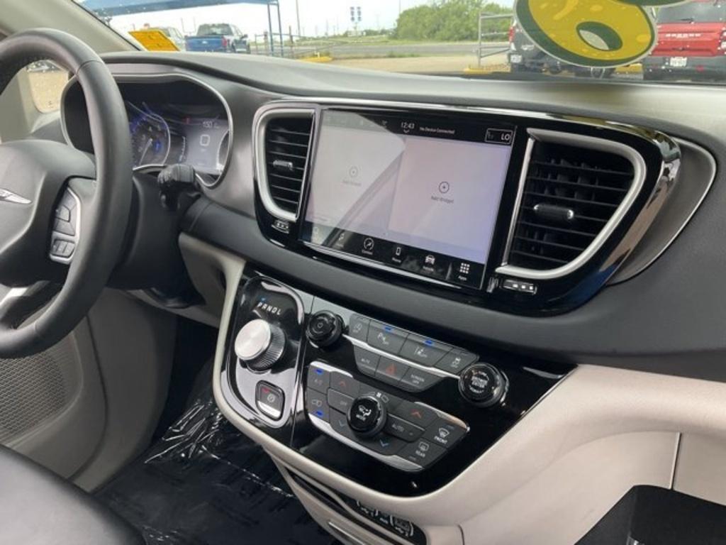 used 2023 Chrysler Pacifica car, priced at $25,775