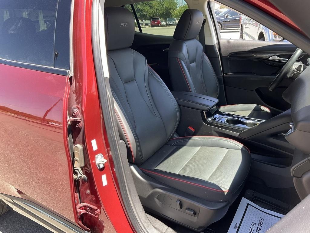 used 2023 Buick Envision car, priced at $25,750