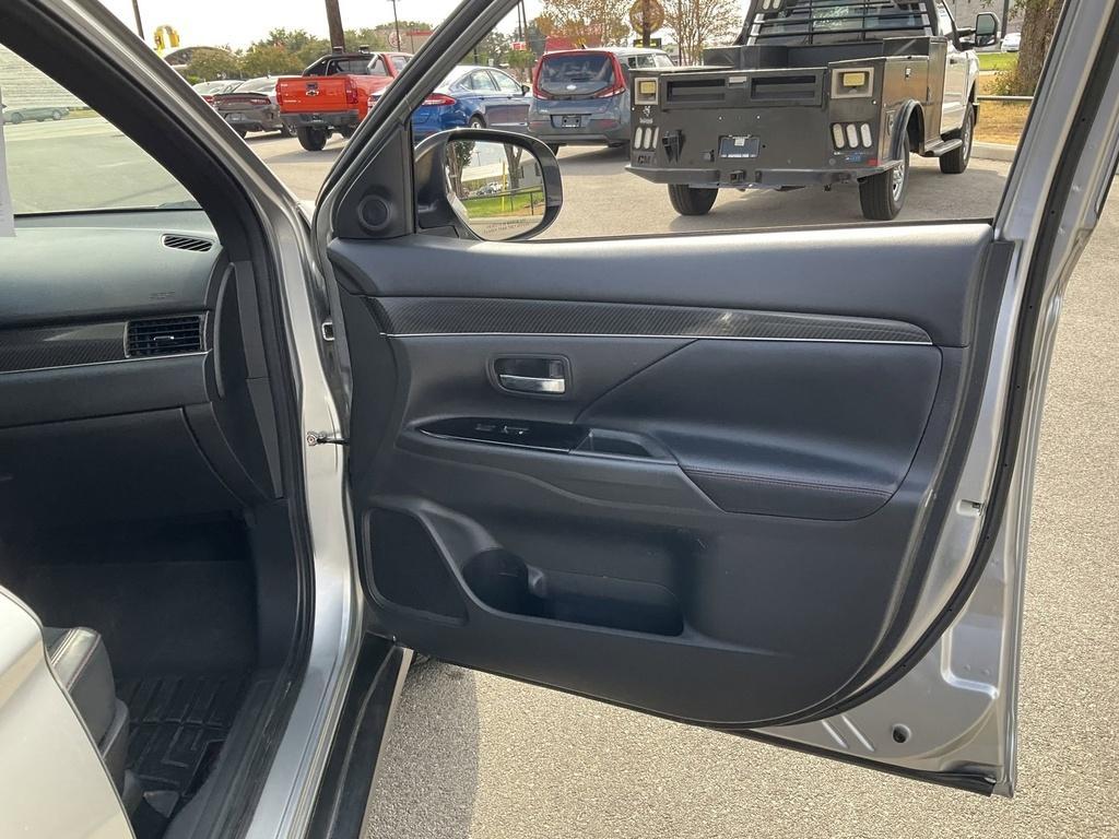 used 2020 Mitsubishi Outlander car, priced at $14,449