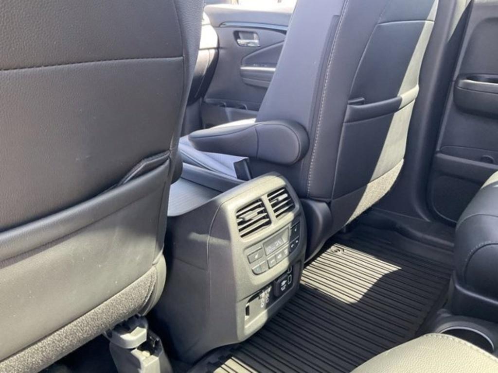 used 2022 Honda Pilot car, priced at $34,775