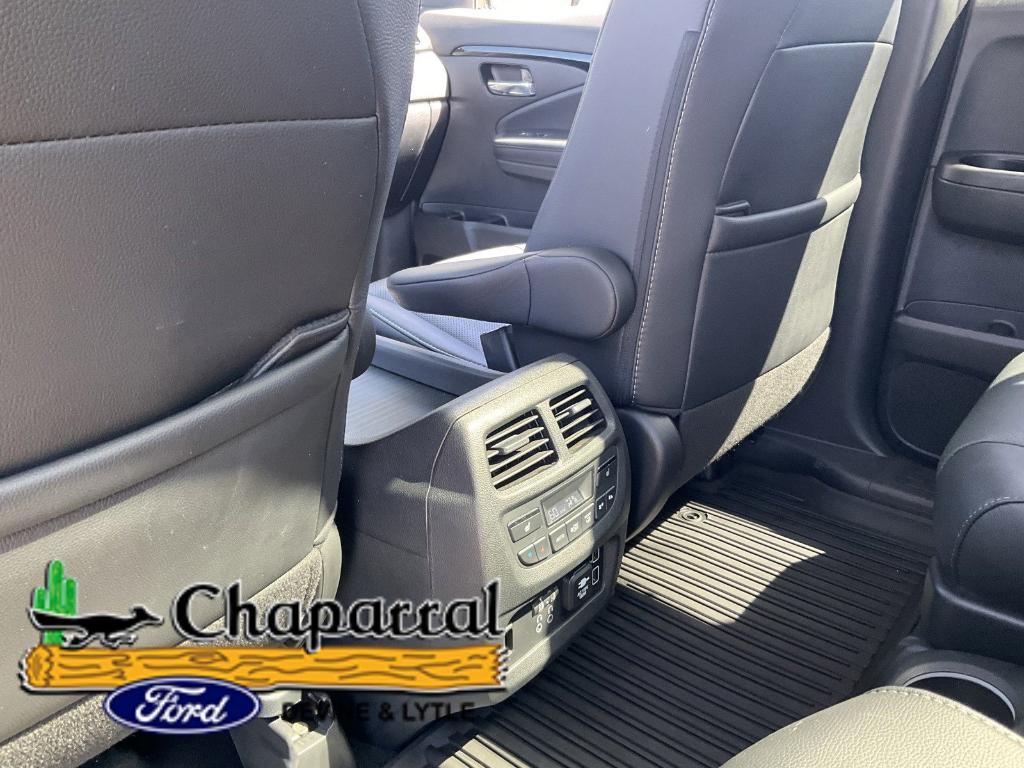 used 2022 Honda Pilot car, priced at $37,550