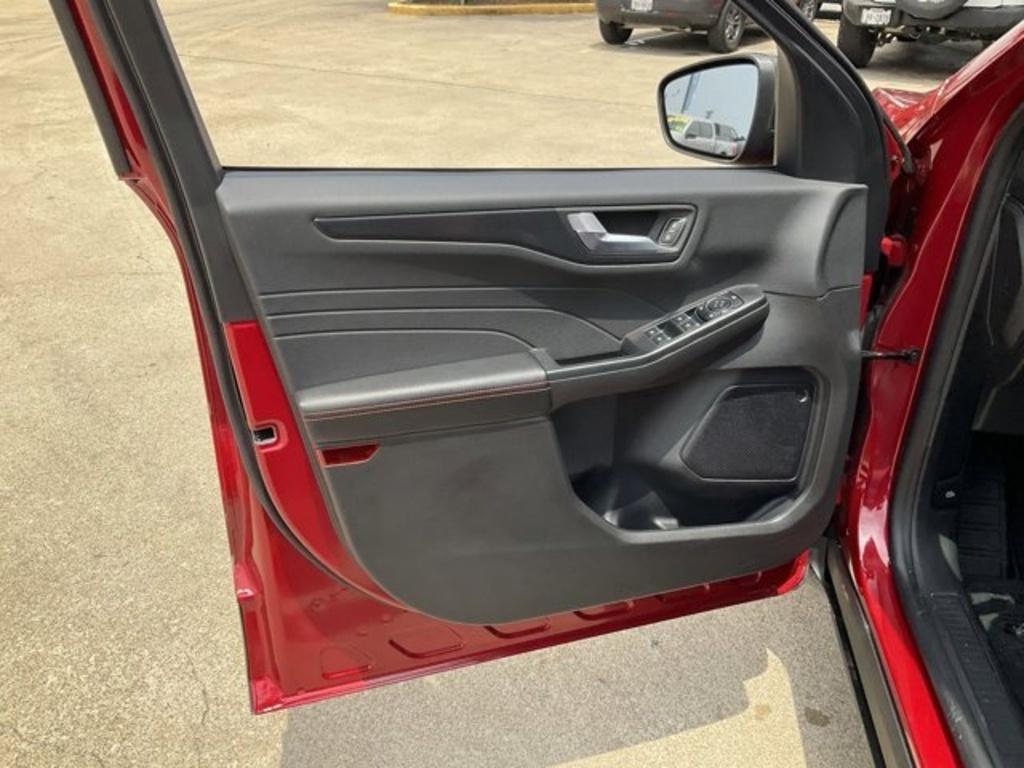 used 2025 Ford Escape car, priced at $26,998