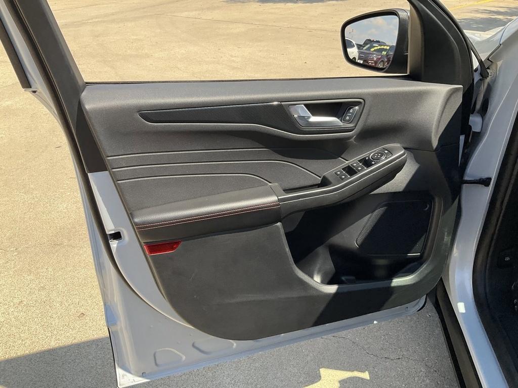 used 2025 Ford Escape car, priced at $26,723