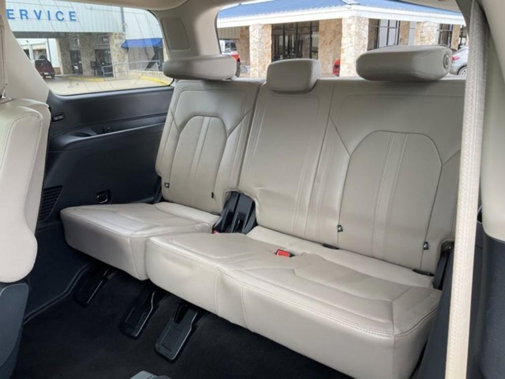 used 2023 Ford Expedition car, priced at $44,985