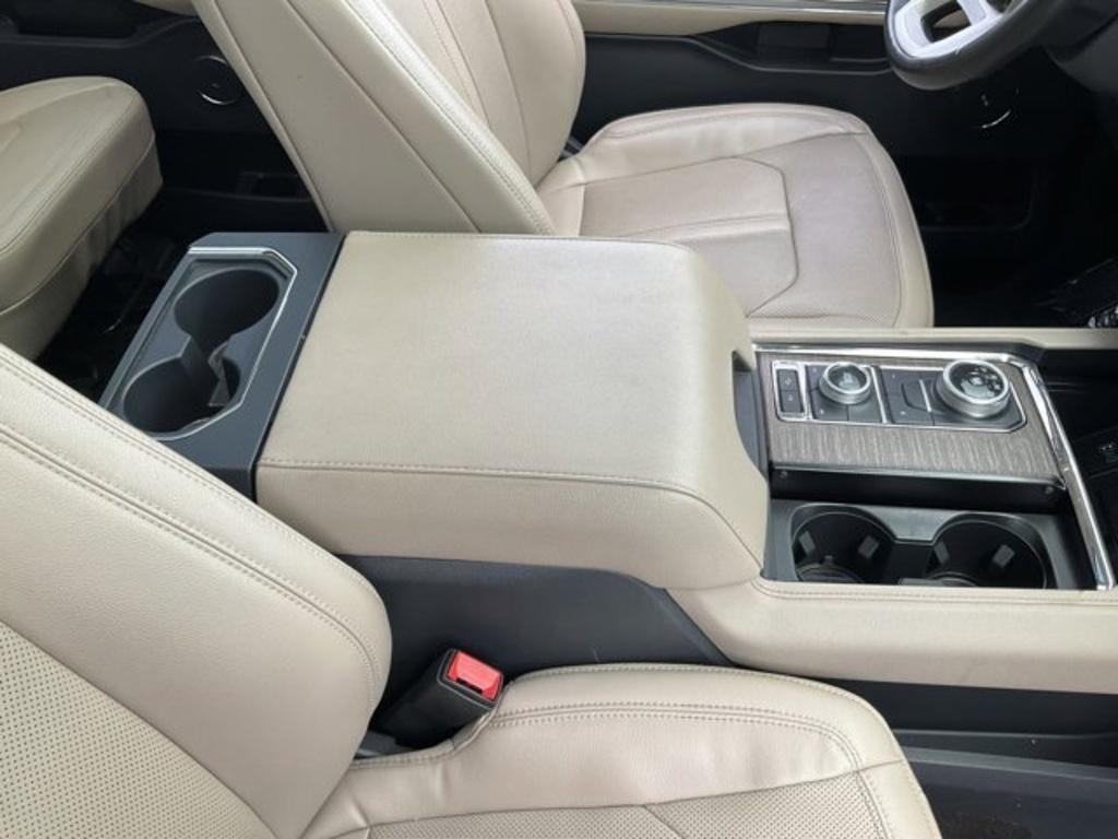used 2023 Ford Expedition car, priced at $44,985
