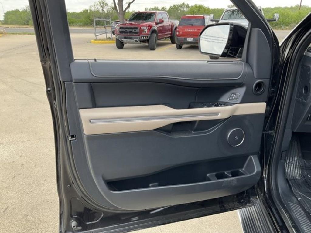 used 2023 Ford Expedition car, priced at $44,985