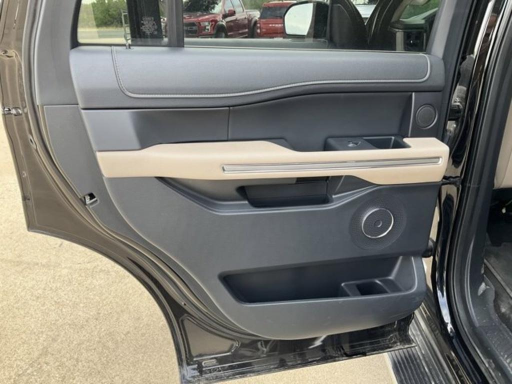 used 2023 Ford Expedition car, priced at $44,985