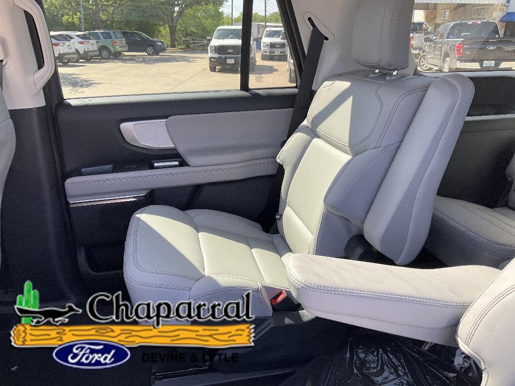 new 2025 Ford Expedition car, priced at $68,925