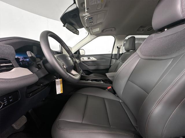 new 2025 Ford Explorer car, priced at $45,637