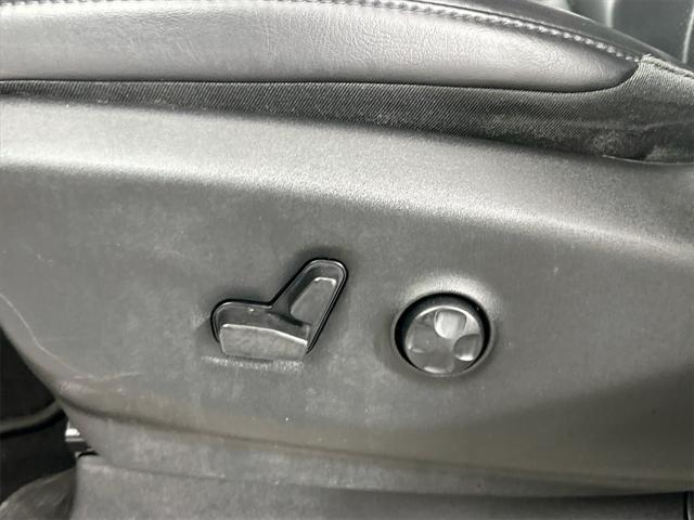 used 2023 Chrysler Pacifica car, priced at $25,990
