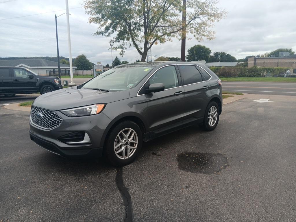used 2024 Ford Edge car, priced at $25,000
