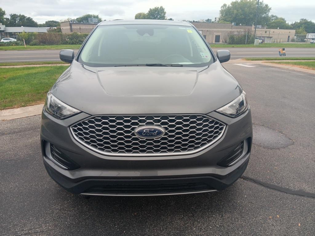 used 2024 Ford Edge car, priced at $25,000