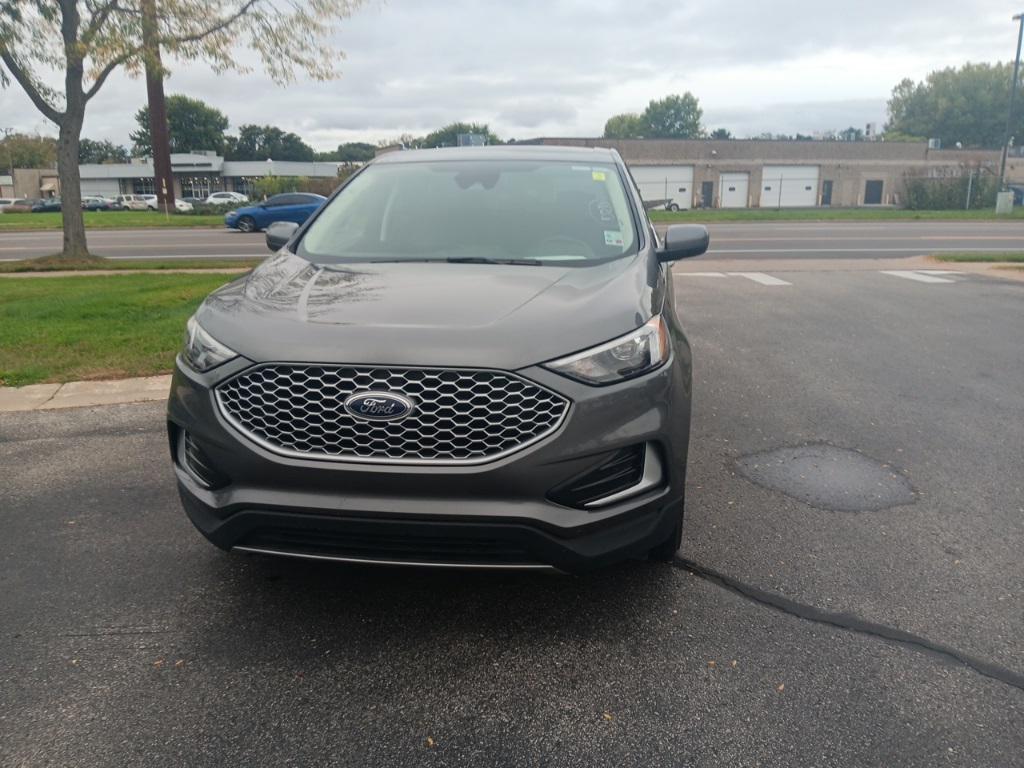 used 2024 Ford Edge car, priced at $25,000