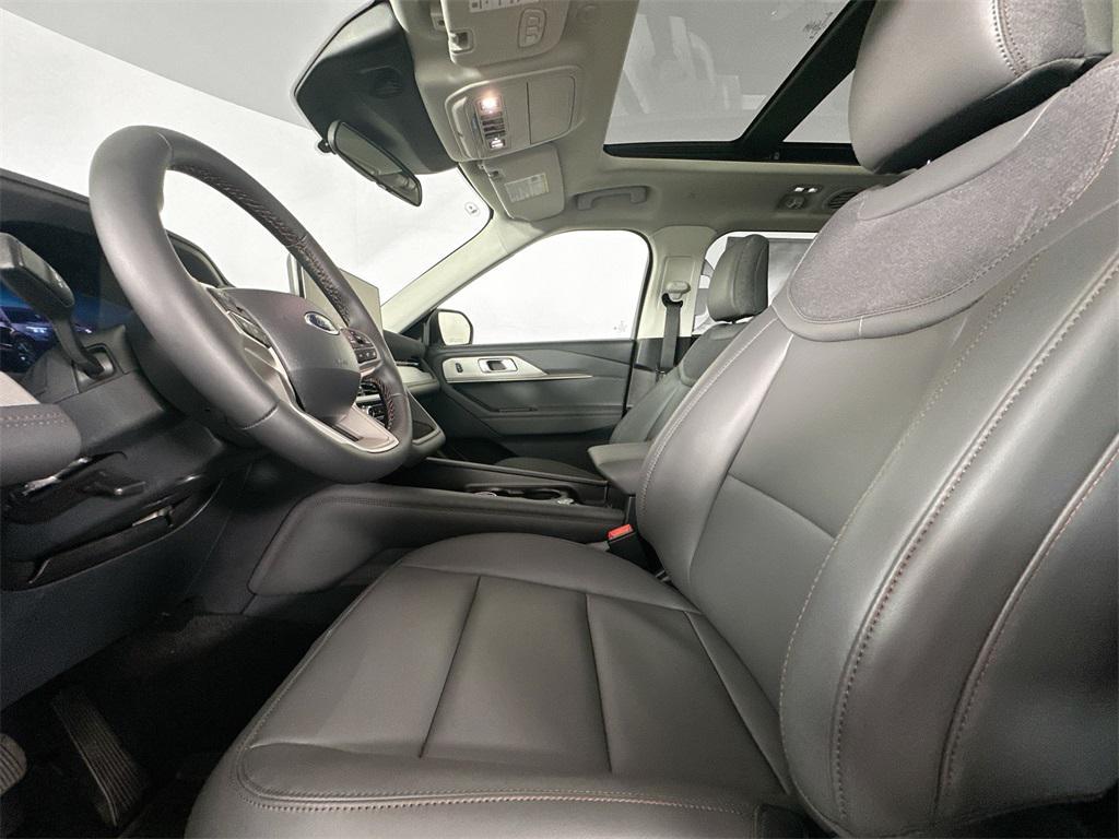 new 2025 Ford Explorer car, priced at $48,500