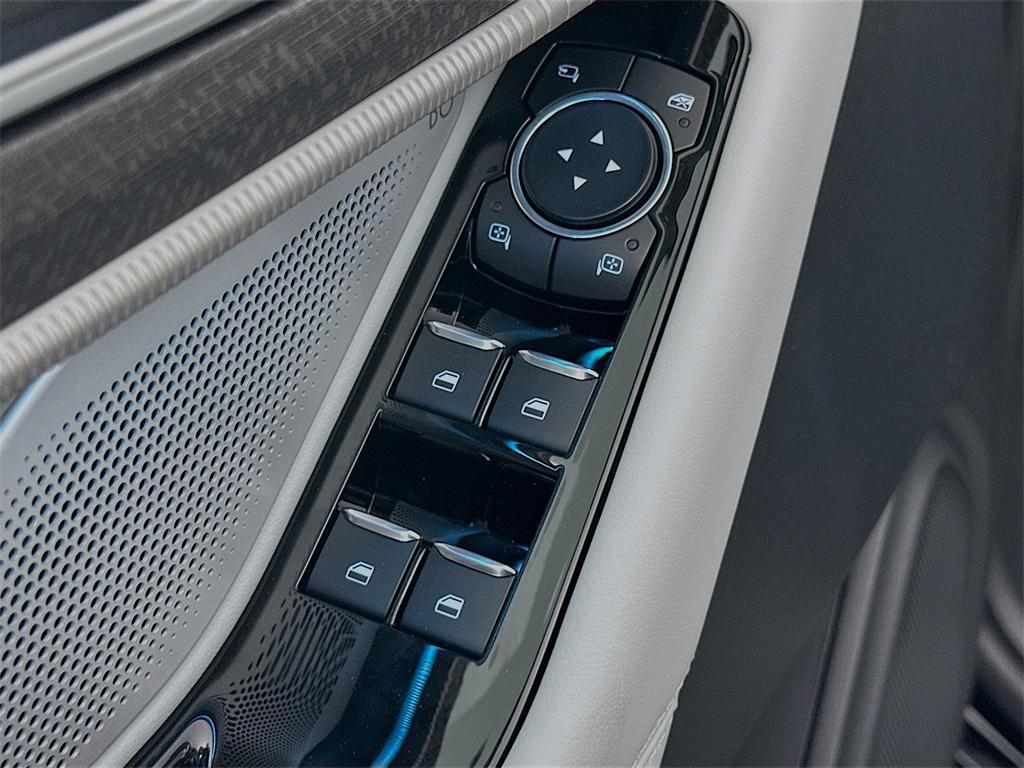 new 2025 Ford Explorer car, priced at $55,500